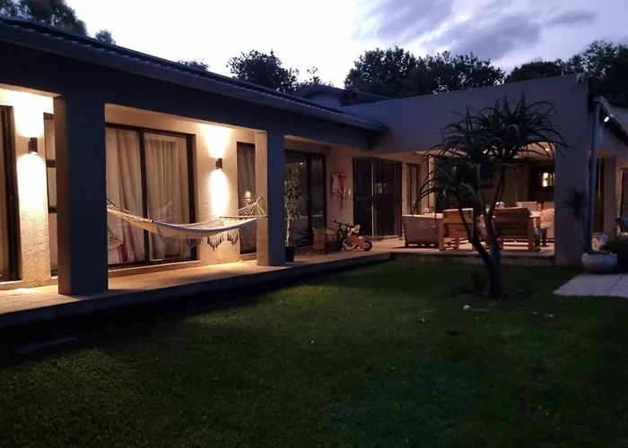 Luxury Solar Home - Pool, Pizza Oven & Garden